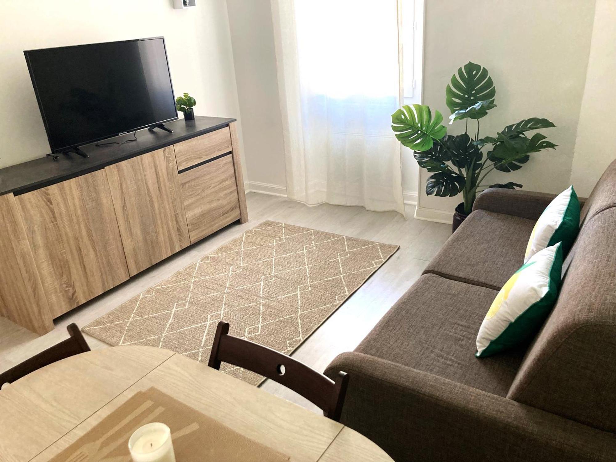 A 2 Pas Du Centre Apartment